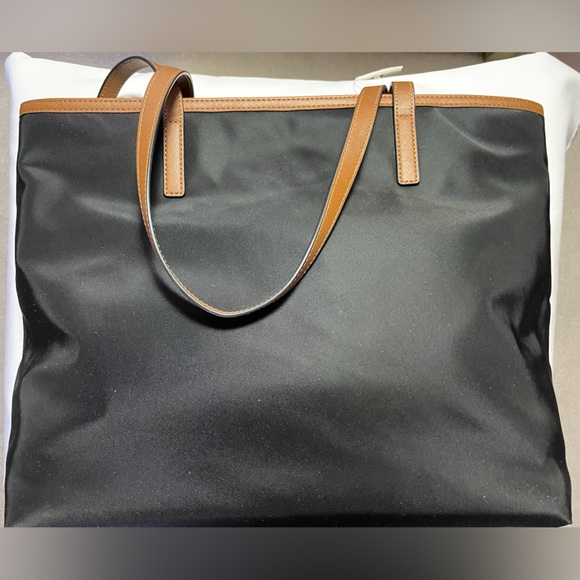 NWT  MICHAEL KORS  TOTE.   Black nylon with tan trim and Gold Tone Hardware - Picture 2 of 9